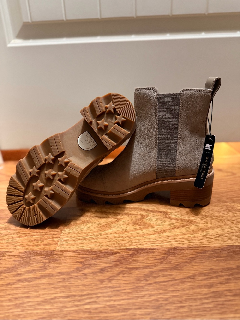 Sorel Chelsea Boots Women’s Size 7.5 – New with Tags - Picture 1 of 5